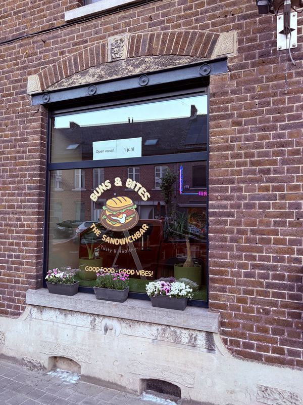 Gevel van Buns & Bites aan de Dorpsstraat in Kortessem